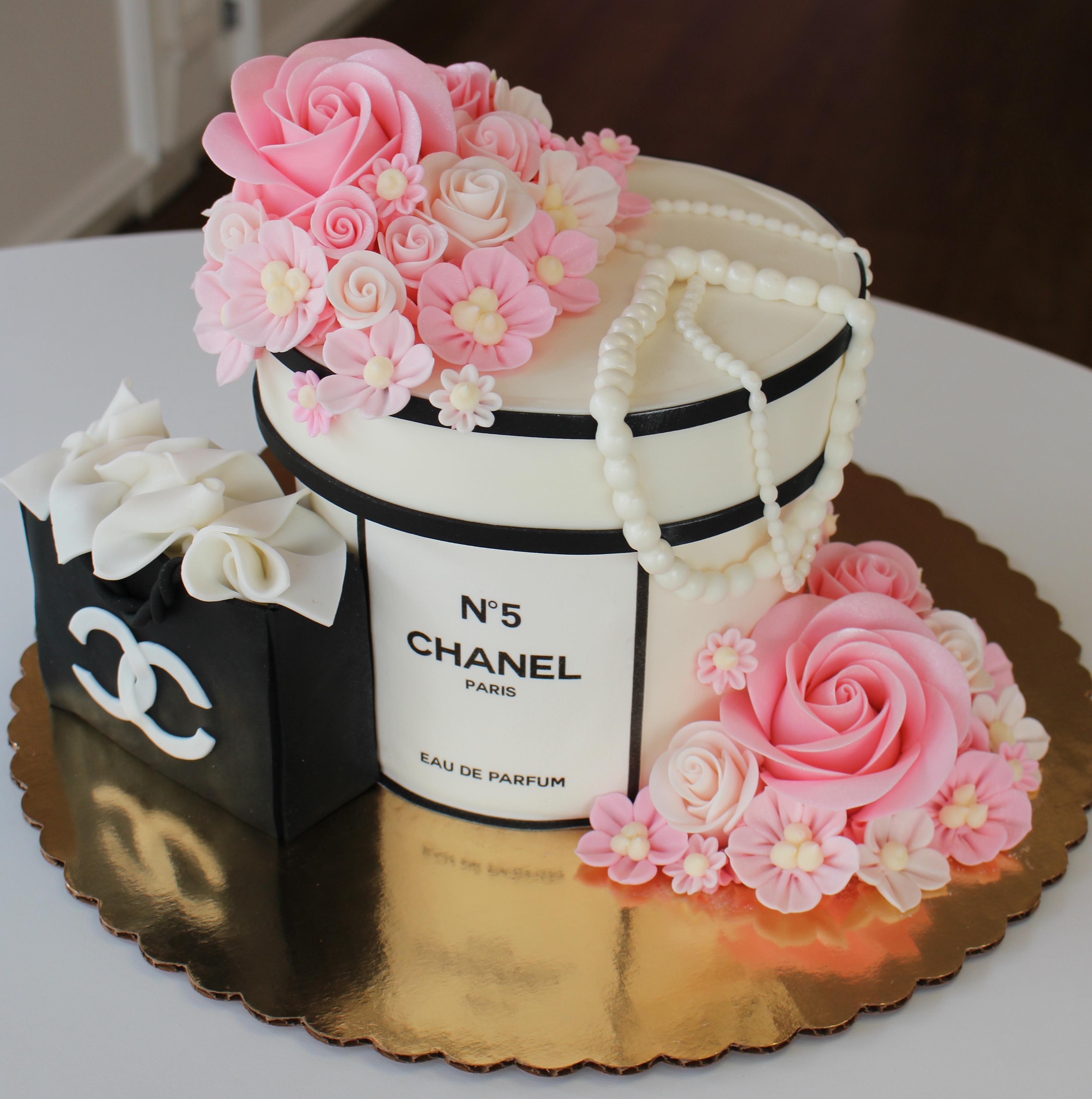 N5 Chanel Cake with Fondant Pearl Necklace and Chanel Bag