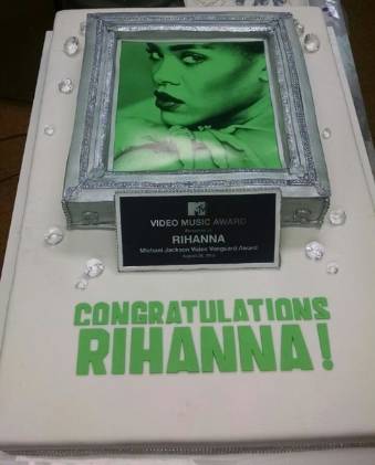 Rihanna VMA Congratulations Cake